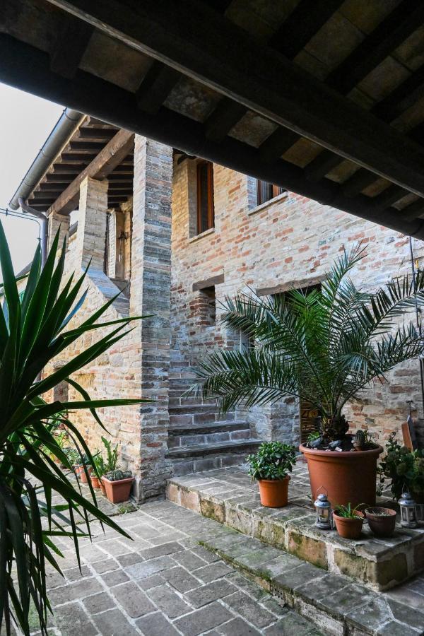 Il Poggio Villa Mombaroccio Exteriör bild