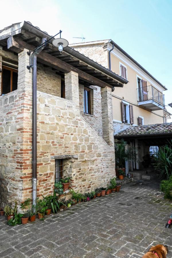 Il Poggio Villa Mombaroccio Exteriör bild