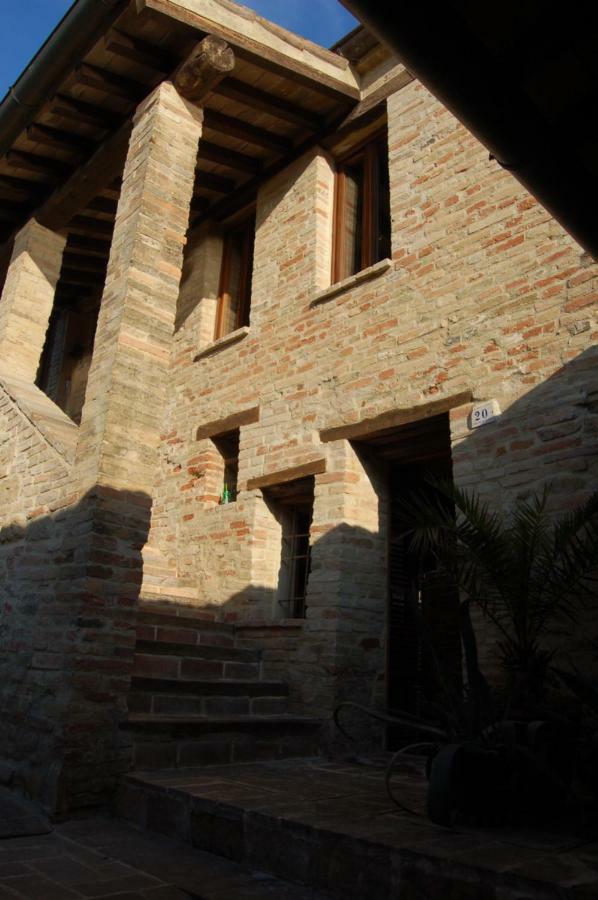 Il Poggio Villa Mombaroccio Exteriör bild