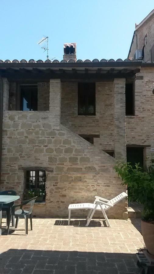 Il Poggio Villa Mombaroccio Exteriör bild