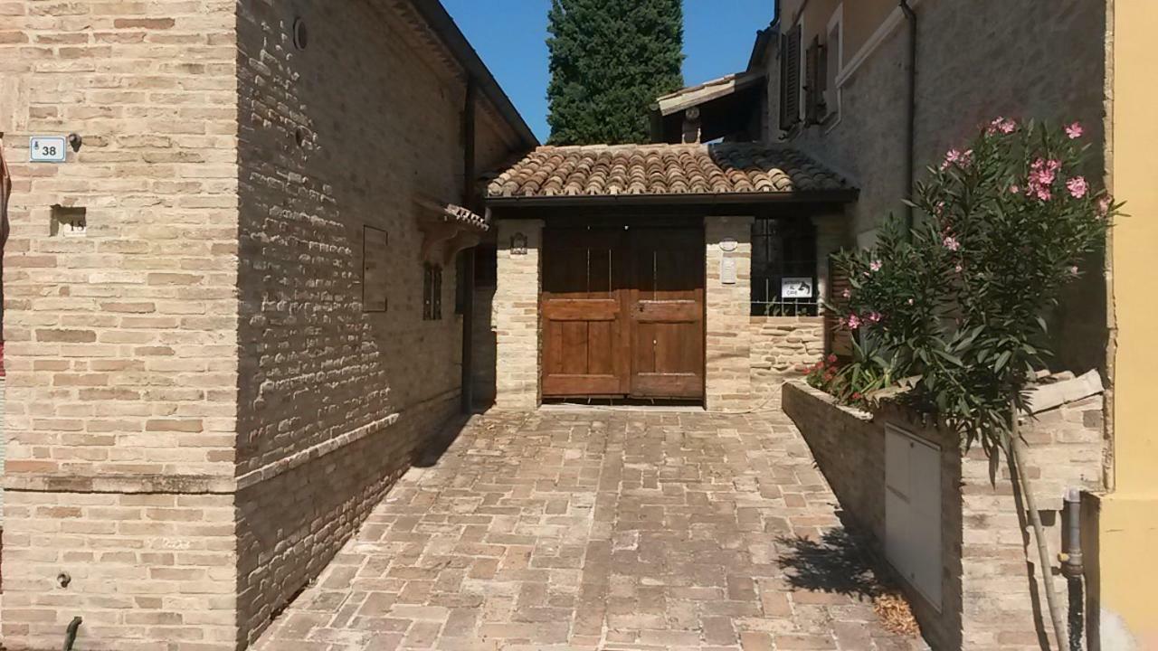 Il Poggio Villa Mombaroccio Exteriör bild
