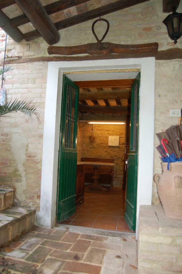 Il Poggio Villa Mombaroccio Exteriör bild