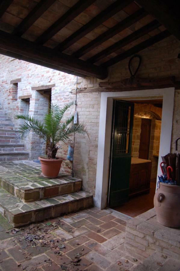 Il Poggio Villa Mombaroccio Exteriör bild